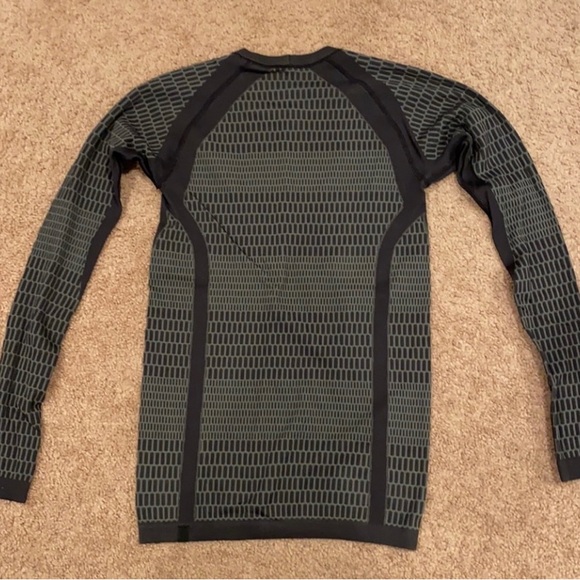 Lululemon Long Sleeve Top - Picture 1 of 3